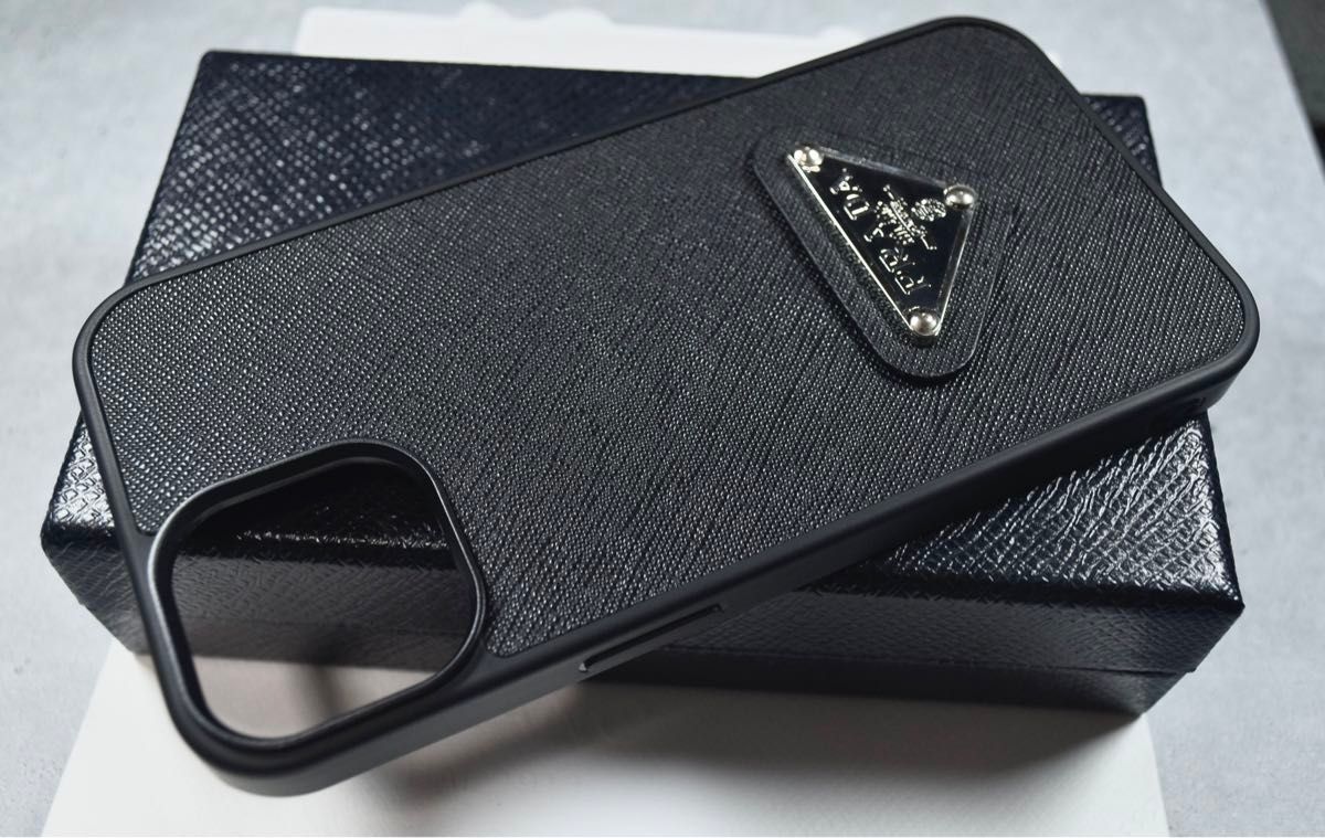 新品】iPhone 15 PRADA ケース サフィアーノ 三角ロゴ ブラック 新品】iPhone 15 PRADA ケース サフィアーノ 三角ロゴ ブラック