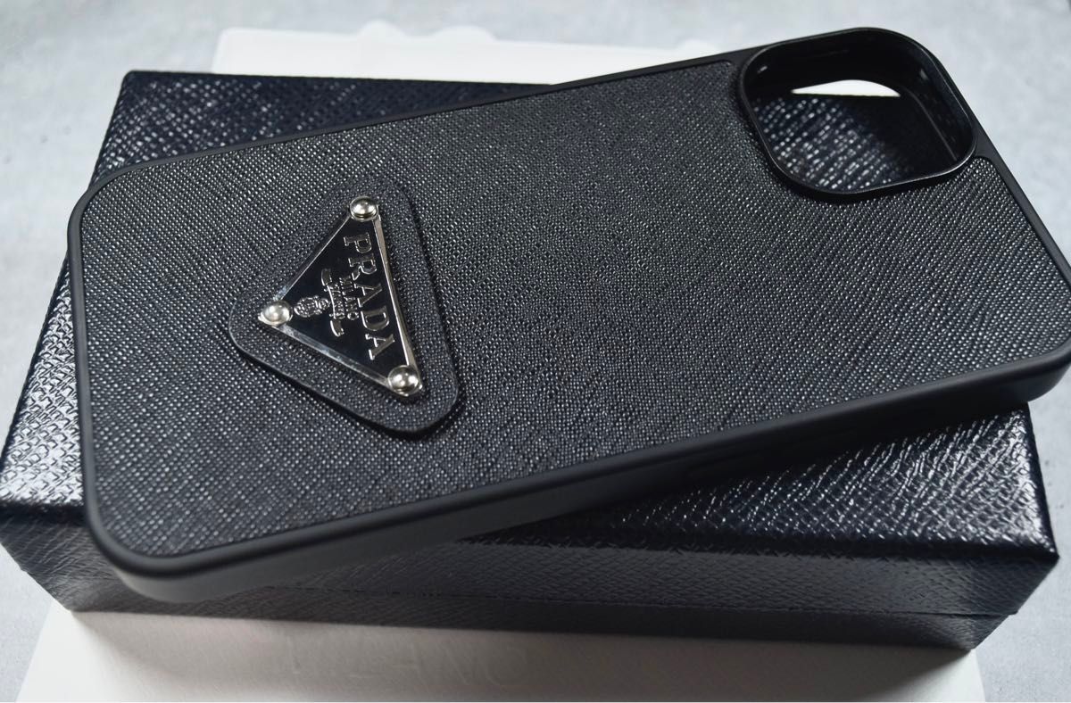 新品】iPhone 15 PRADA ケース サフィアーノ 三角ロゴ ブラック 新品】iPhone 15 PRADA ケース サフィアーノ 三角ロゴ ブラック