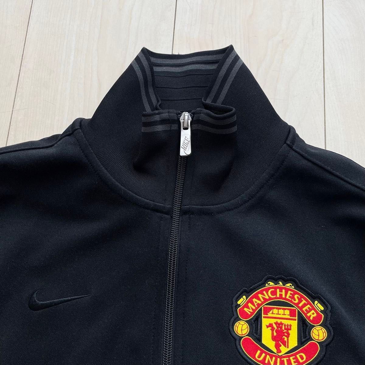 NIKE ナイキ マンチェスターU トラックジャケット ワッペン DHL NIKE ナイキ マンチェスターU トラックジャケット ワッペン DHL