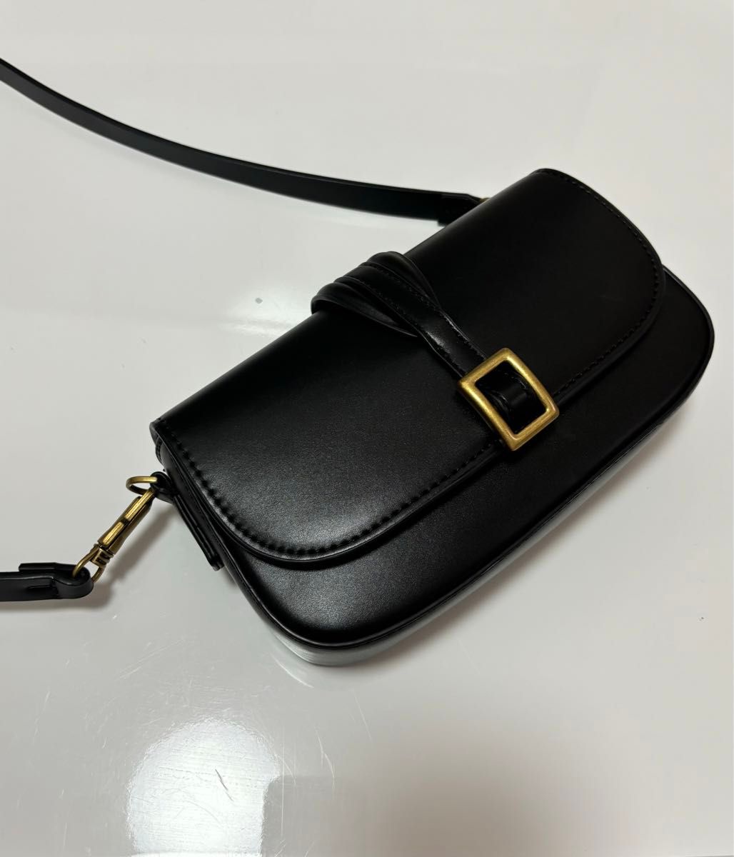 1回使用美品】バックルディテール クロスボディバッグ ZARA 1回使用美品】バックルディテール クロスボディバッグ ZARA