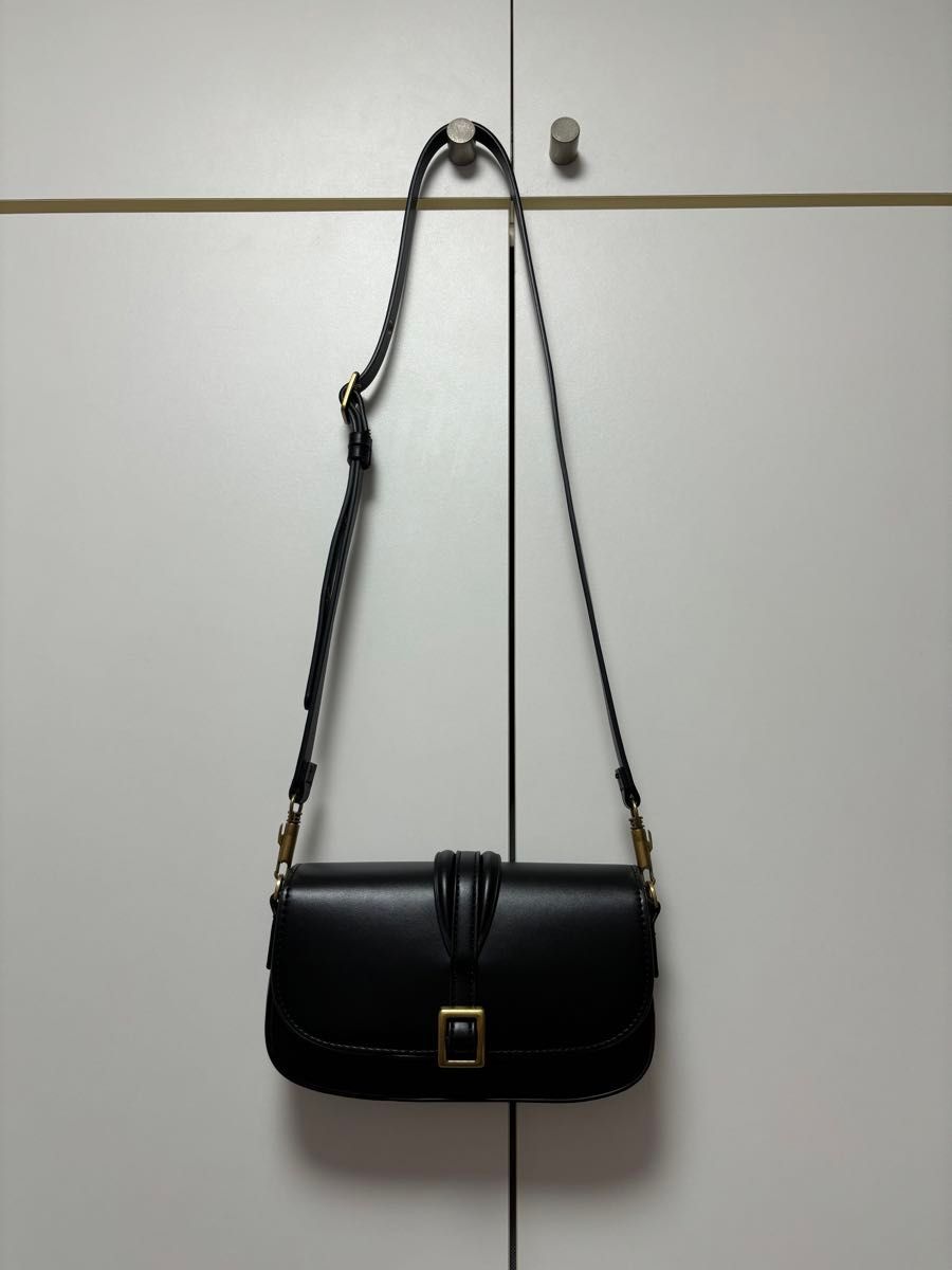 1回使用美品】バックルディテール クロスボディバッグ ZARA 1回使用美品】バックルディテール クロスボディバッグ ZARA