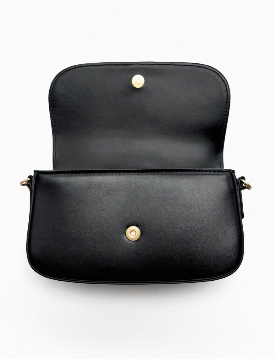 1回使用美品】バックルディテール クロスボディバッグ ZARA 1回使用美品】バックルディテール クロスボディバッグ ZARA