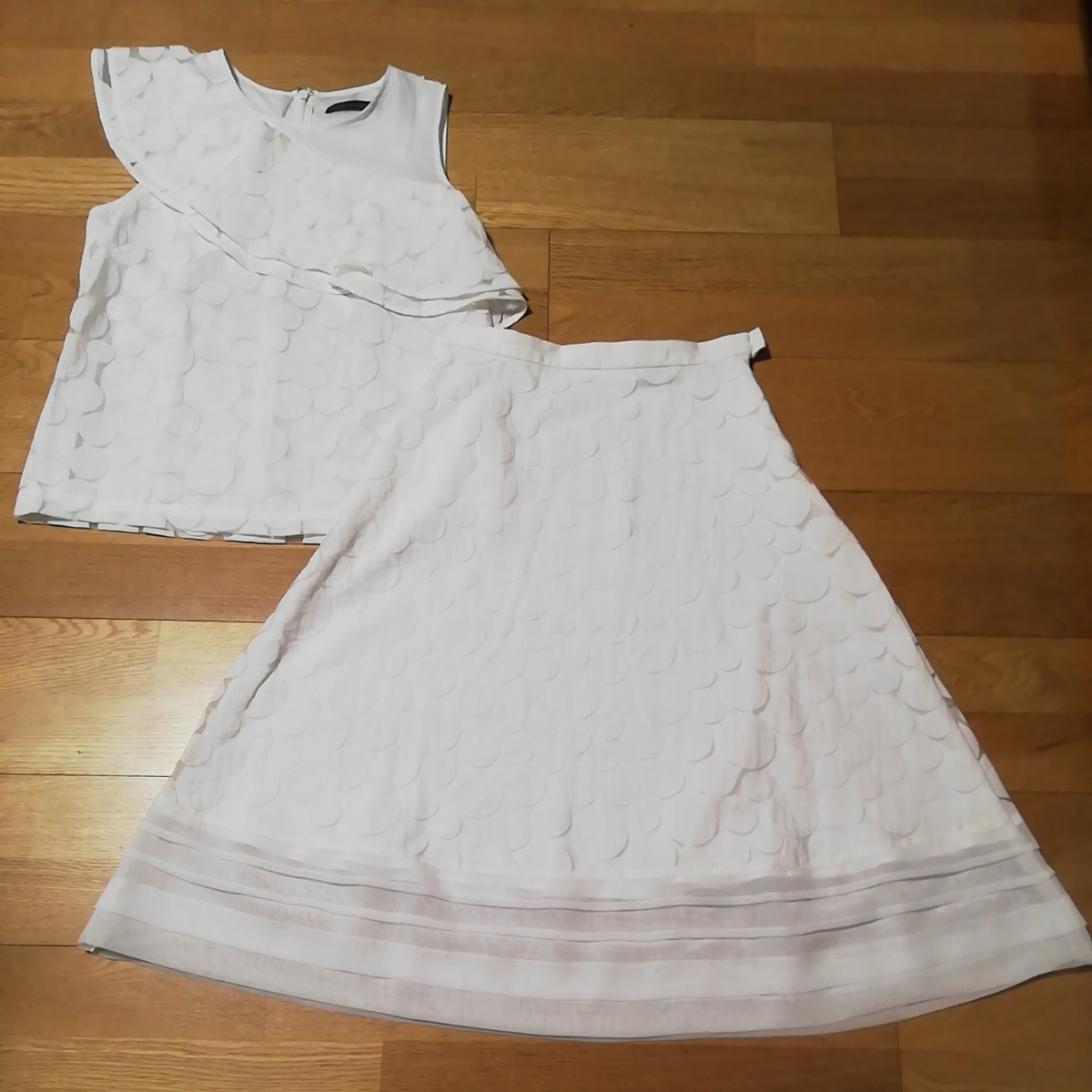 * beautiful goods * QUEENS COURT setup skirt white 