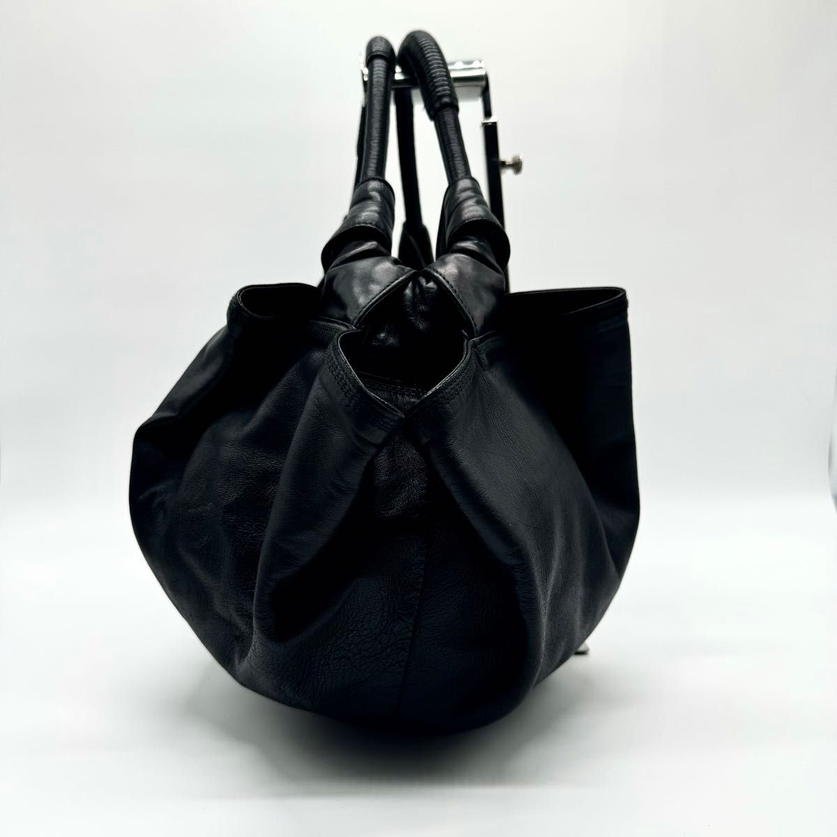 極美品・保存袋付き】LOEWE ロエベ ハンドバッグ ナッパアイレ 極美品・保存袋付き】LOEWE ロエベ ハンドバッグ ナッパアイレ