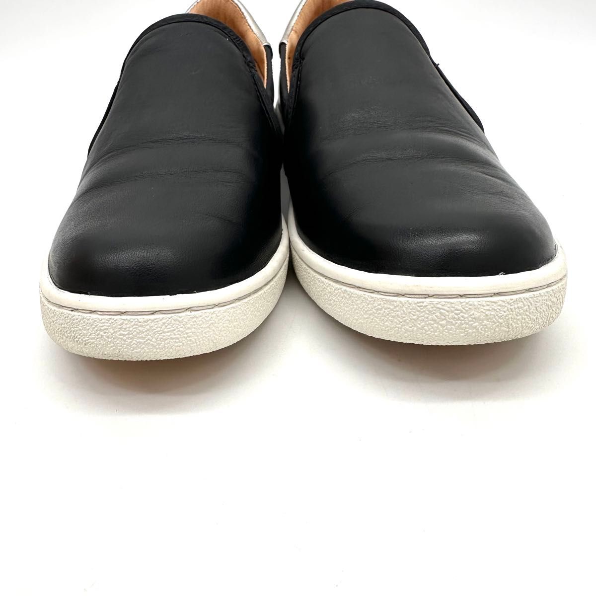 UGG アグ【23cm】レザー スニーカー スリッポン 黒 ブラック UGG アグ【23cm】レザー スニーカー スリッポン 黒 ブラック