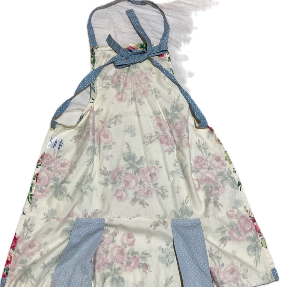 LAURA ASHLEY ローラアシュレイ エプロン 花柄 薔薇 かわいい LAURA ASHLEY ローラアシュレイ エプロン 花柄 薔薇 かわいい