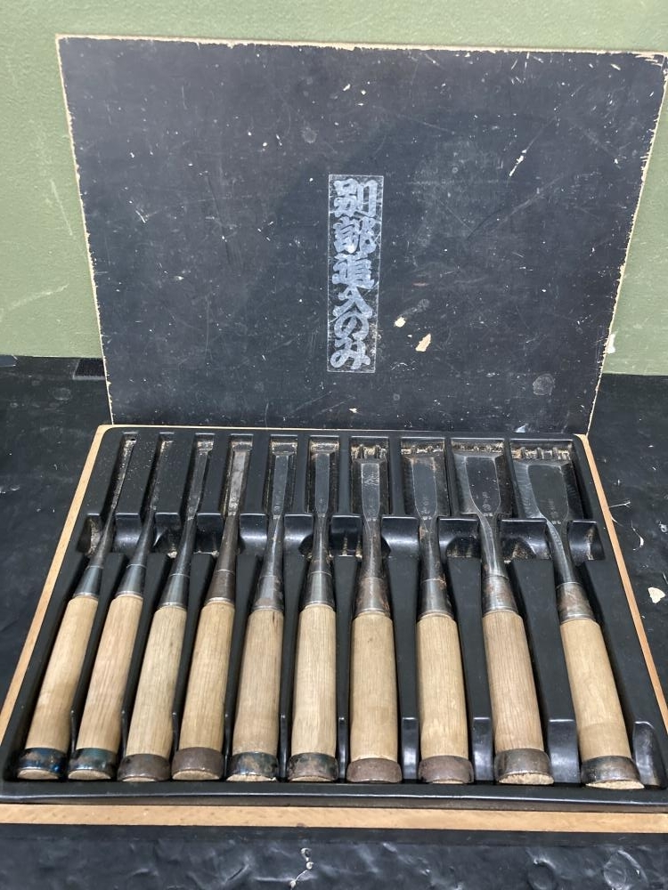 N1076 鏝鑿【金藤】 丸鉋平鉋細鉋等の鏝鑿12本セット 建築大工 N1076 鏝鑿【金藤】 丸鉋平鉋細鉋等の鏝鑿12本セット 建築大工