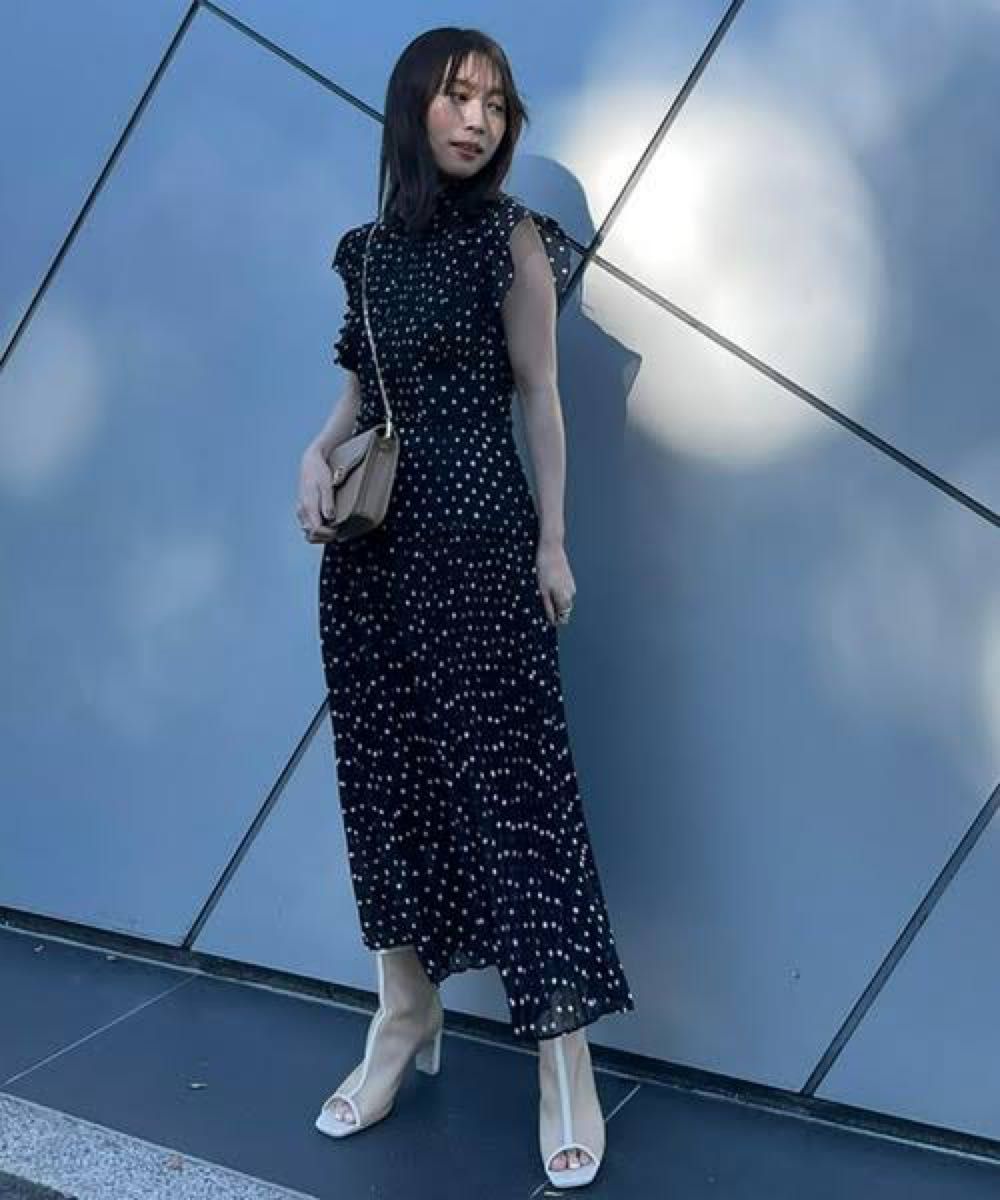 や*ゃ様 スナイデル ワンピース 0 SWF0221048 美品 SNIDEL スナイデル プリントプリーツワンピース BLK