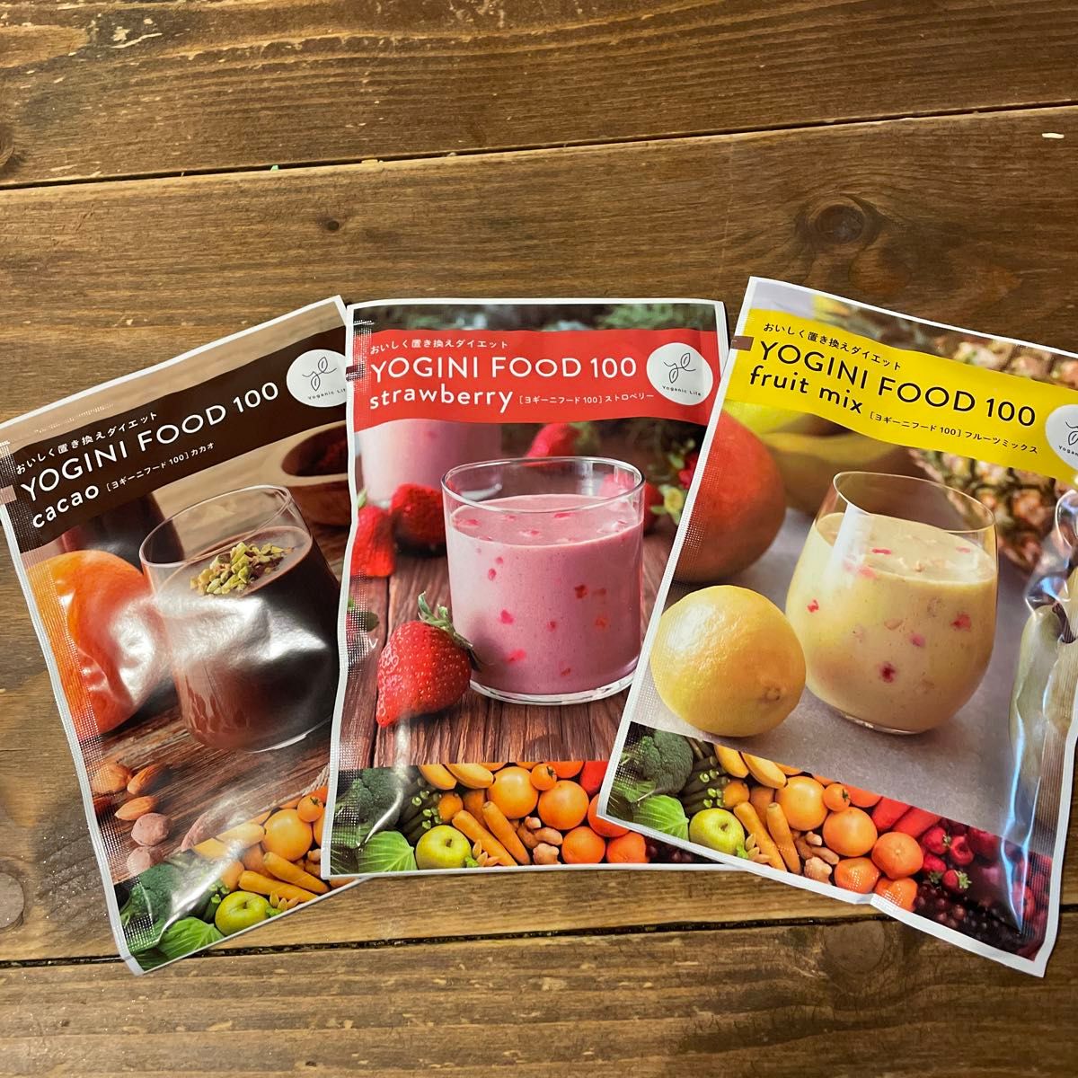 YOGINI FOOD 100 フルーツミックス・カカオ・ストロベリー YOGINI FOOD 100 カカオ・ストロベリー 2種セット