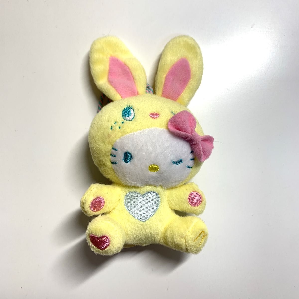 2011年マクドナルド ハッピーセット ハローキティ カラフル 2011年マクドナルド ハッピーセット ハローキティ カラフル