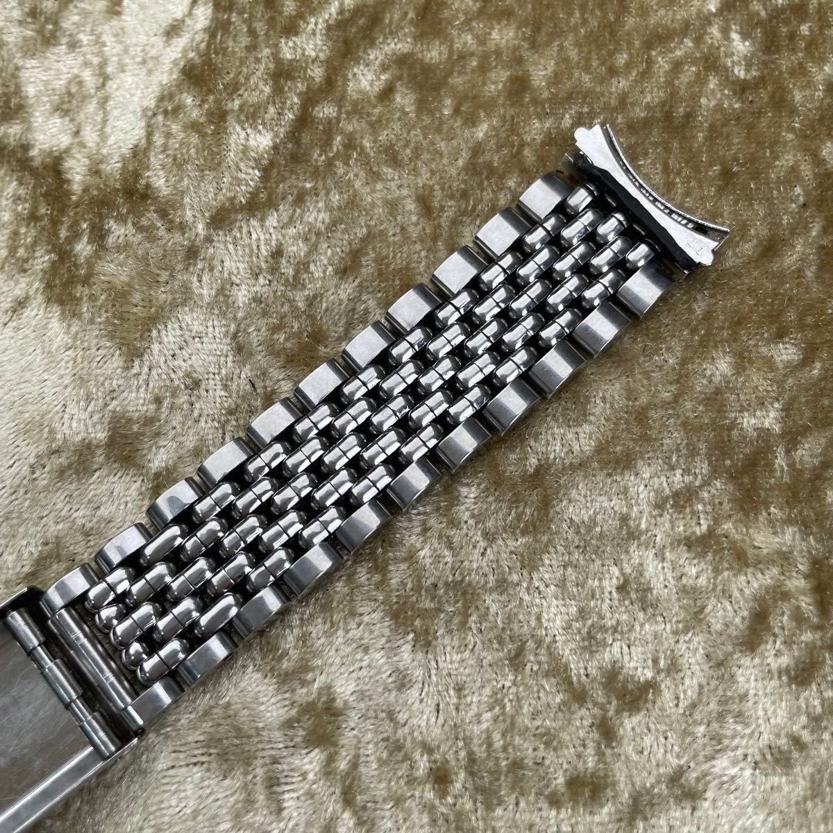 ビンテージ 正規純正品 オメガ Ref 8220 FF 11ラグ幅18mm 希少 ビンテージ 正規純正品 オメガ Ref 8220 FF 11ラグ幅18mm 希少