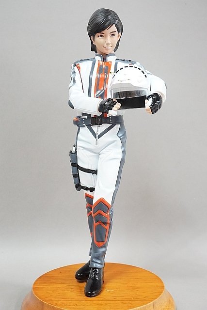海洋堂 ウルトラマンティガ レナ隊員 着色済フィギュア ☆ KAIYODO 海洋堂 ウルトラマンティガ コールドキャスト 塗装済
