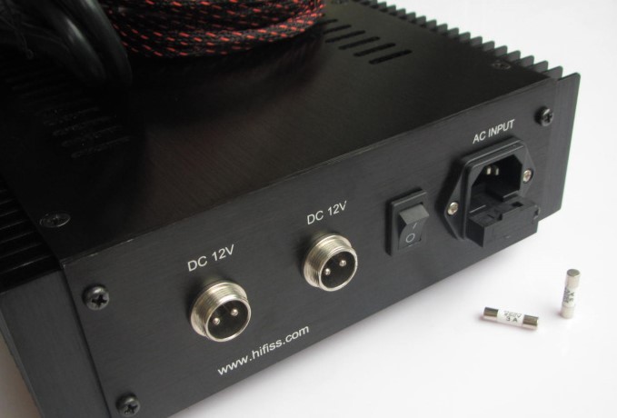 ☆音質画質向上抜群AC/DC☆デュアル出力DC12V/6A 200Wトロイダル ☆音質画質向上抜群AC/DC☆デュアル出力DC12V/6A 200Wトロイダル