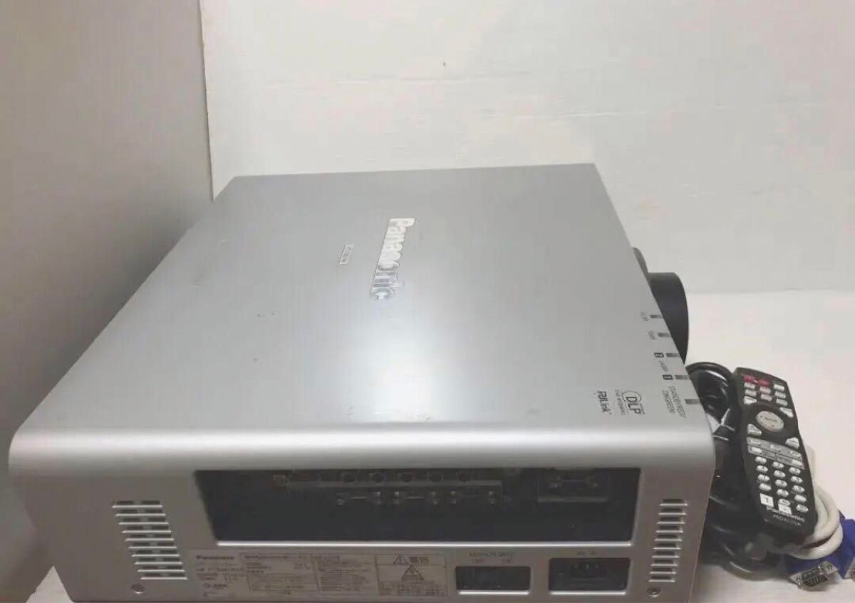 Panasonic プロジェクター PT-DW740S 高輝度 7000ルーメン Panasonic プロジェクター PT-DW740S 高輝度 7000ルーメン