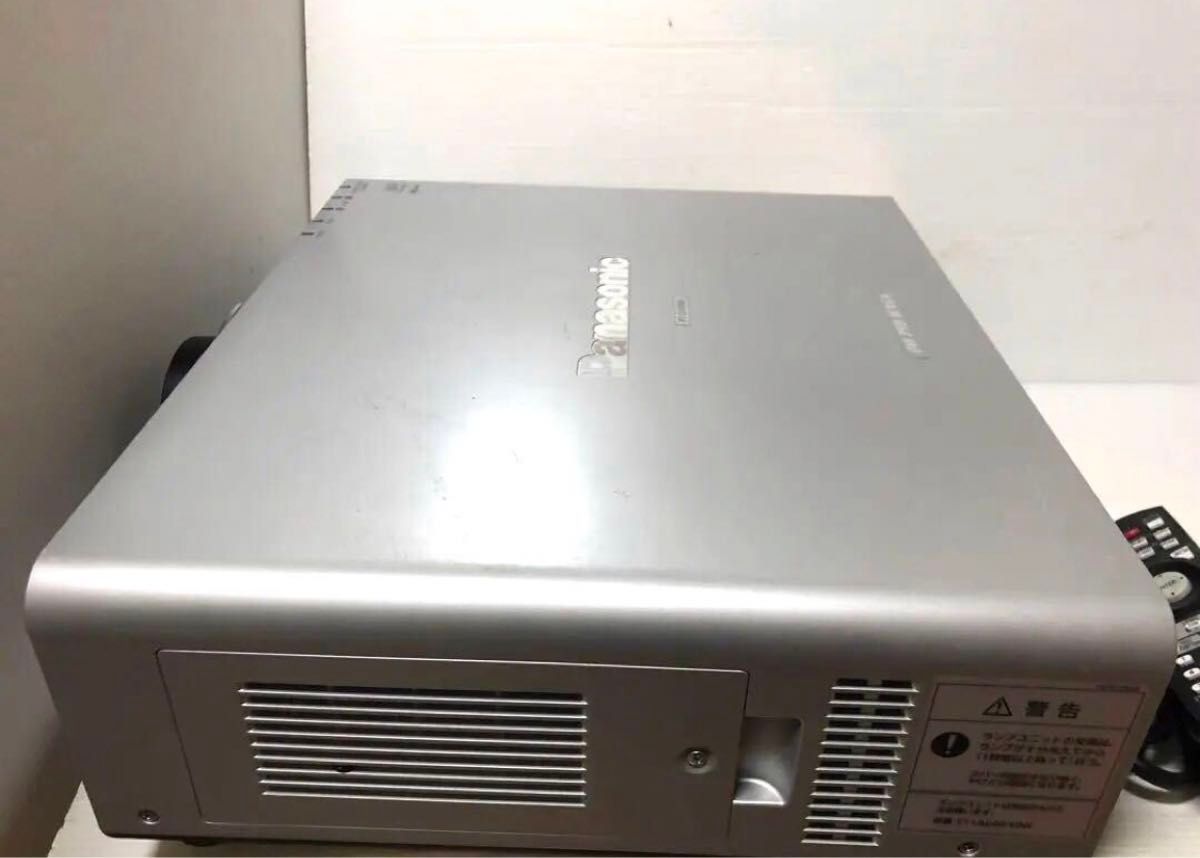 Panasonic プロジェクター PT-DW740S 高輝度 7000ルーメン Panasonic プロジェクター PT-DW740S 高輝度 7000ルーメン