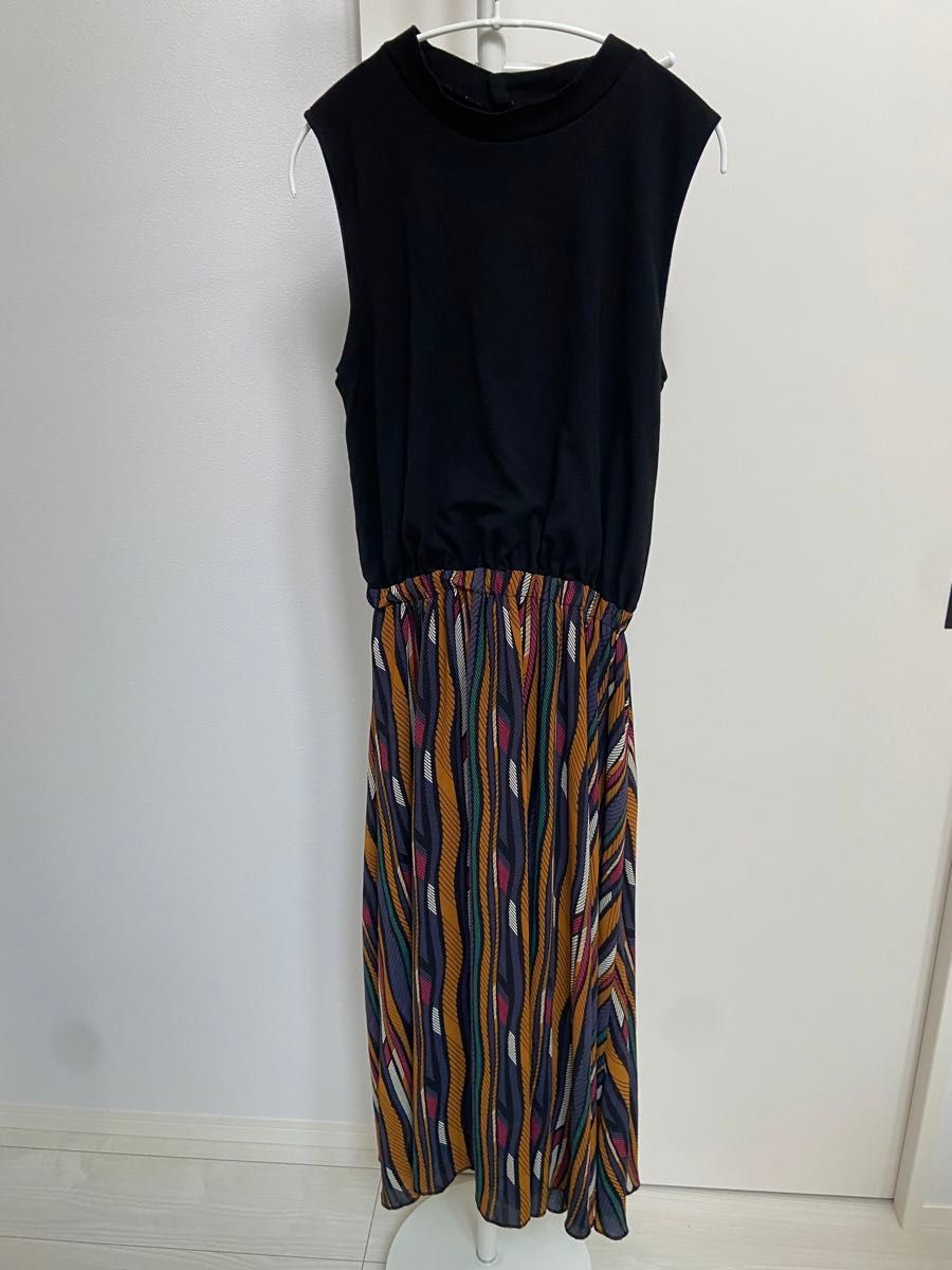 SIMPLICITE シンプリシテェ　ワンピース　ノースリーブ