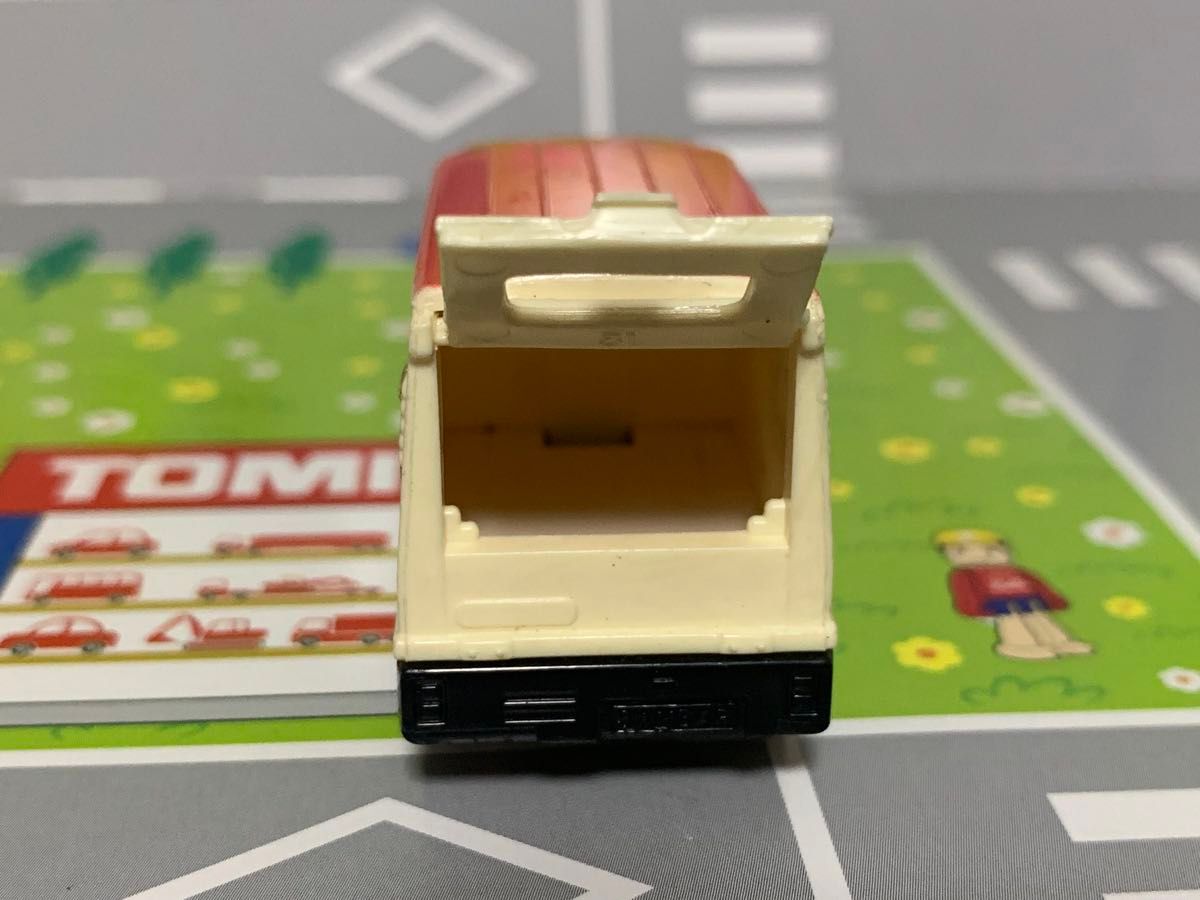 トミカ NO 31 スバル サンバー ハイルーフ パネルバン 赤帽 日本 トミカ NO 31 スバル サンバー ハイルーフ パネルバン 赤帽 日本