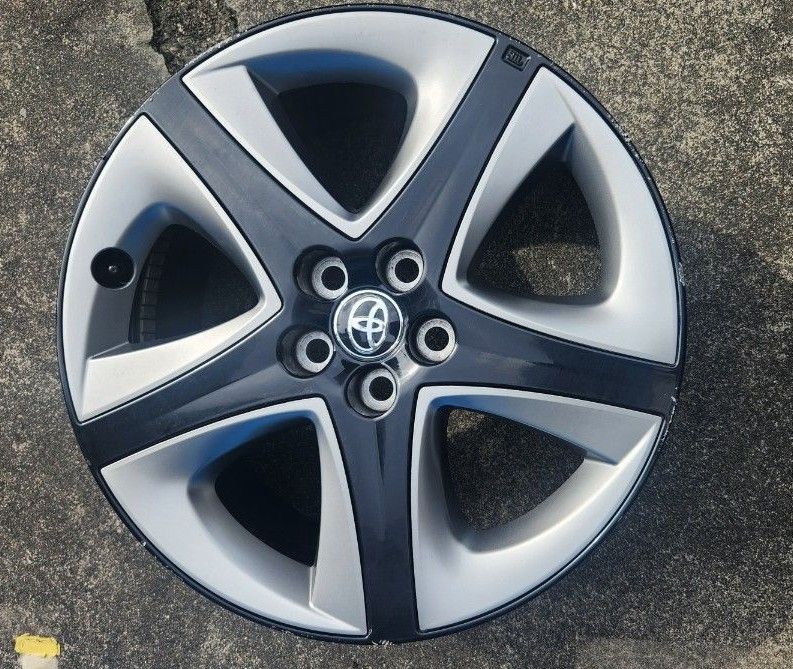 TOYOTA プリウス50系 純正アルミホイール② 17インチ|Yahoo TOYOTA プリウス50系 純正アルミホイール② 17インチ|Yahoo