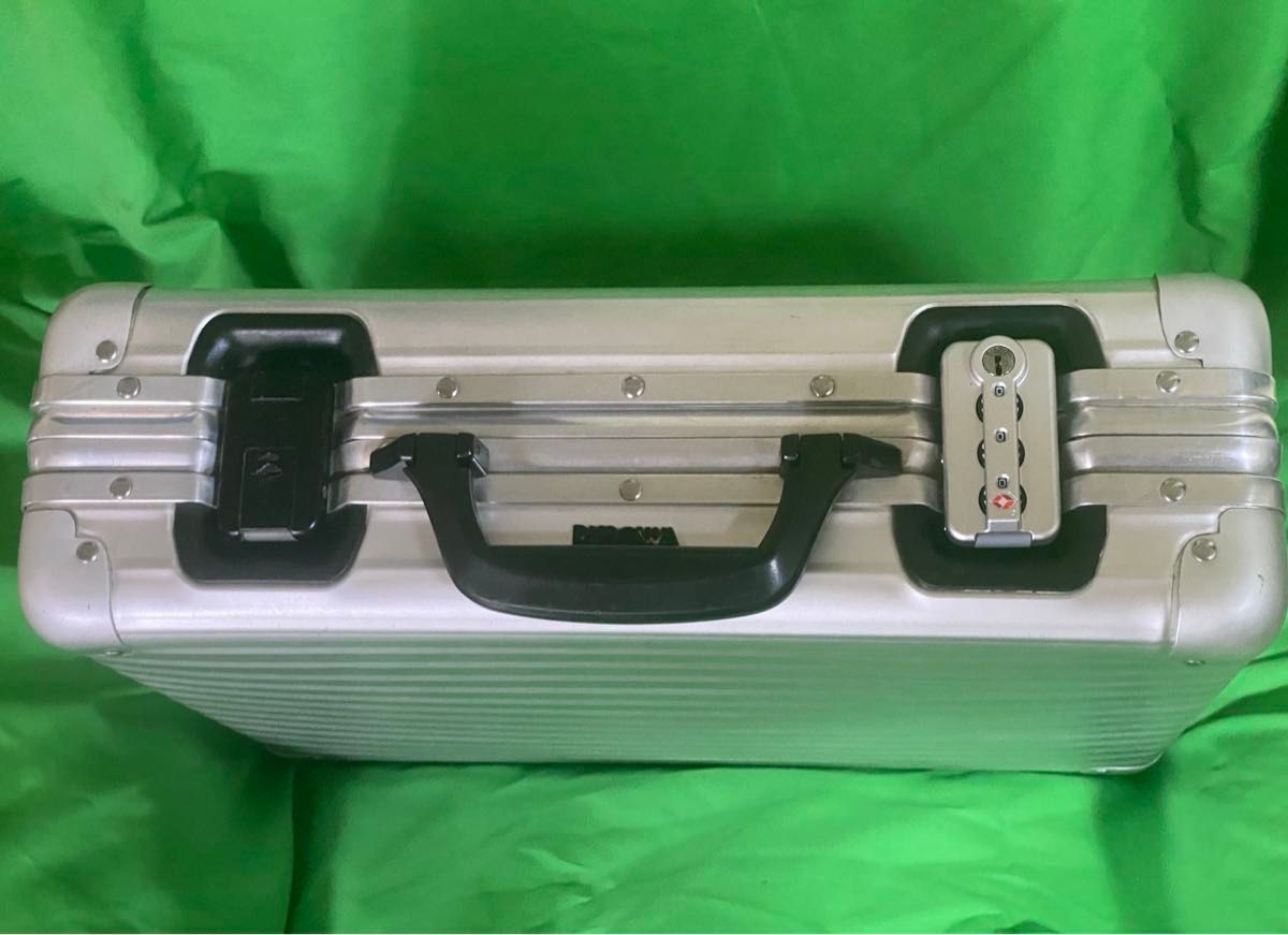 オールドリモワ ロック(2個) 純正品の取外し 鍵2個+留め金具2個+ オールドリモワ ロック(2個) 純正品の取外し 鍵2個+留め金具2個+