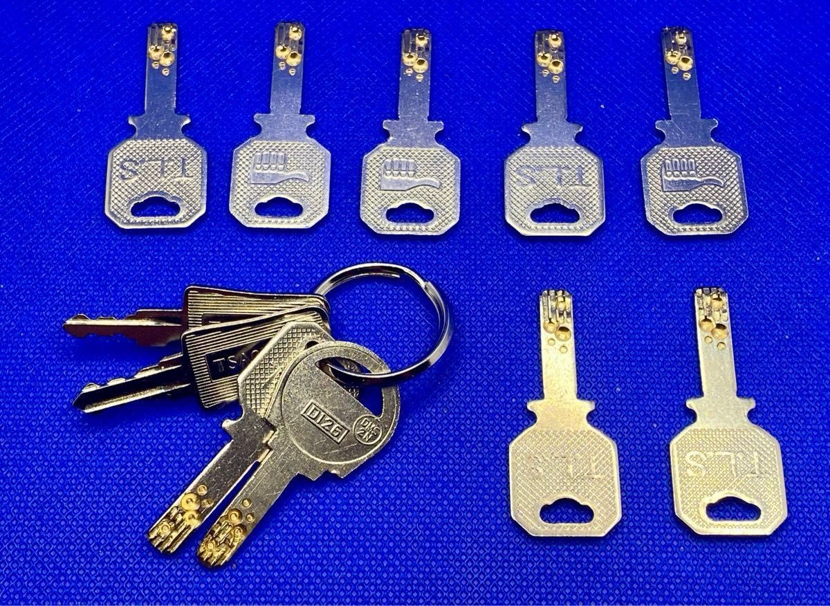 リモワ TSA006用 ロック用フック 金属製汎用品 2個 固定ネジ2種4 リモワ TSA006用 ロック用フック 金属製汎用品 2個 固定ネジ2種4