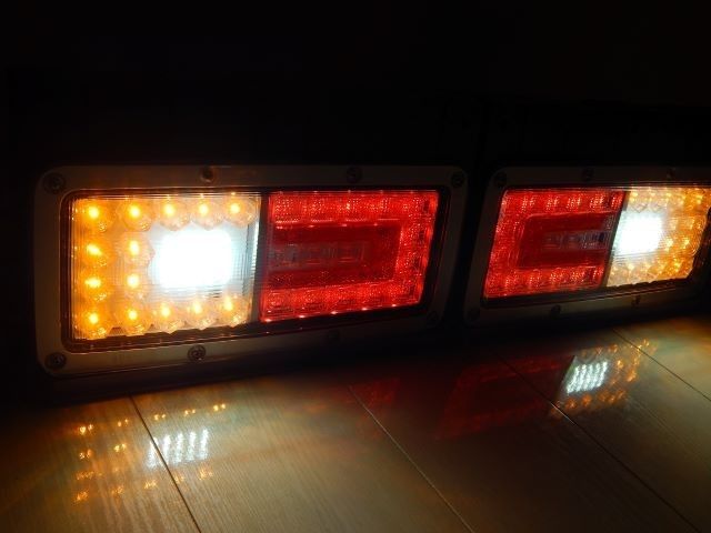 日野HINO プロフィア純正テールLED加工 シーケンシャル 日野HINO プロフィア純正テールLED加工 シーケンシャル