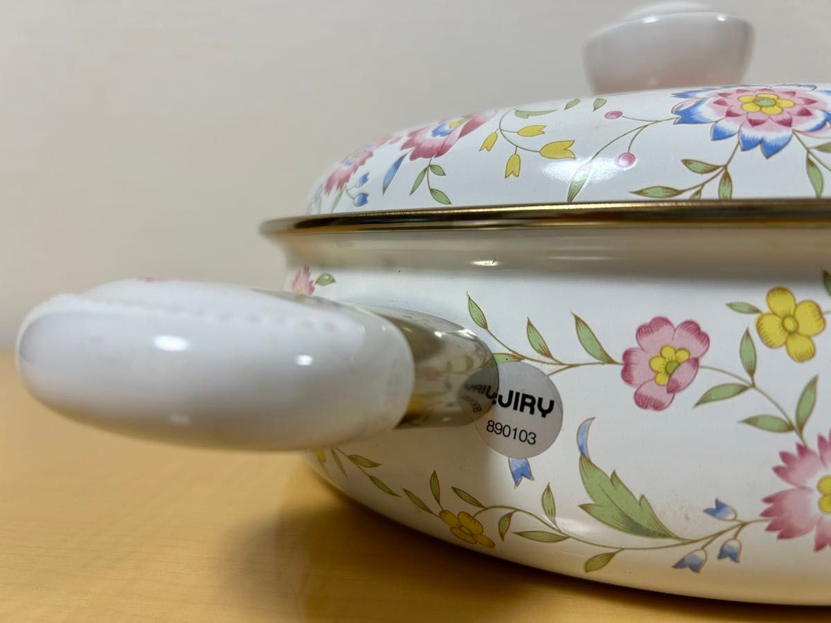未使用品】 エジリー EJIRY ルピナス 浅型 ホーロー 両手鍋 未使用品】 エジリー EJIRY ルピナス 浅型 ホーロー 両手鍋