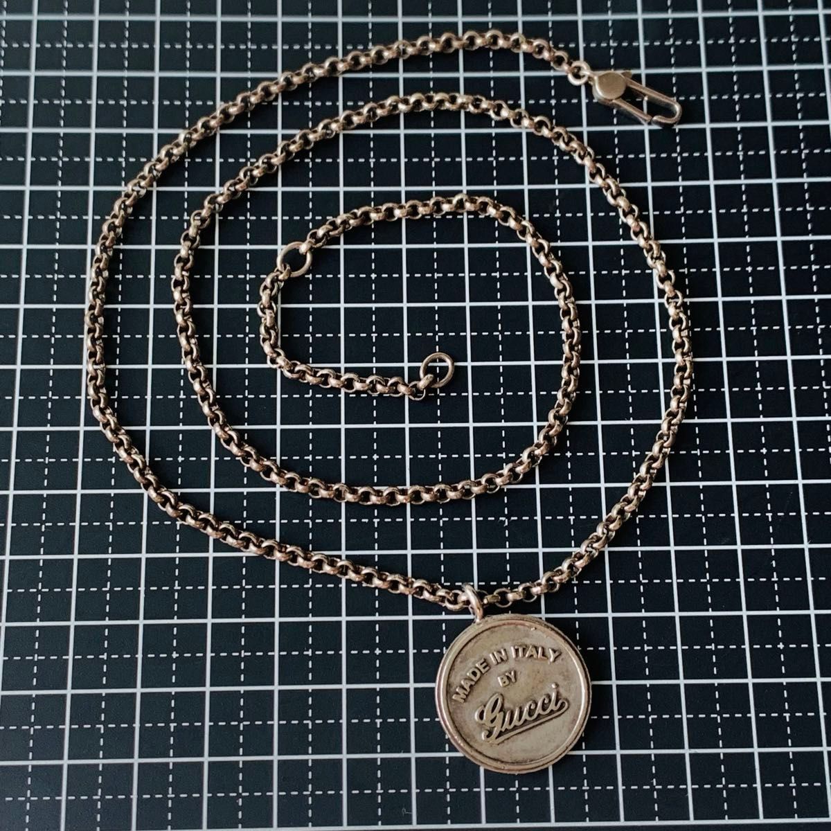 希少品 GUCCI グッチ ネックレス コイン ネックレス 筆記体 細美 希少品 GUCCI グッチ ネックレス コイン ネックレス 筆記体 細美