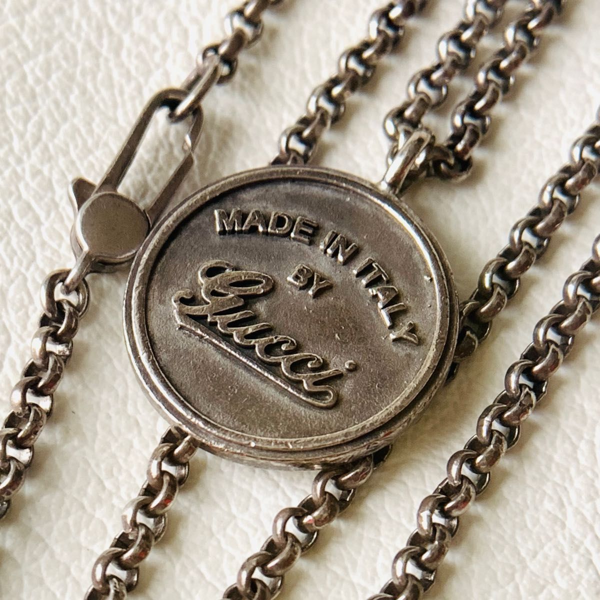 希少品 GUCCI グッチ ネックレス コイン ネックレス 筆記体 細美 希少品 GUCCI グッチ ネックレス コイン ネックレス 筆記体 細美