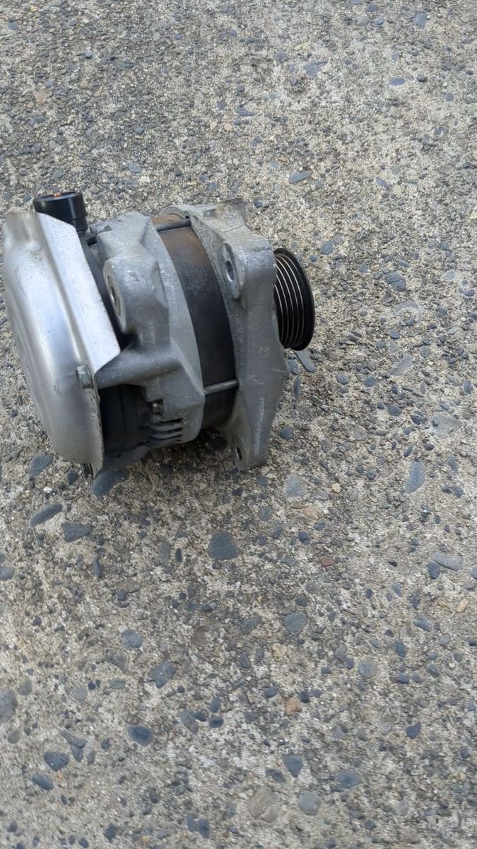 HONDA ステップワゴンRK1 オルタネーター ジャンク品