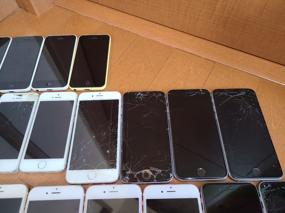 iPhone 部品取り本体・液晶パネル等部品セット iPhone 部品取り本体・液晶パネル等部品セット