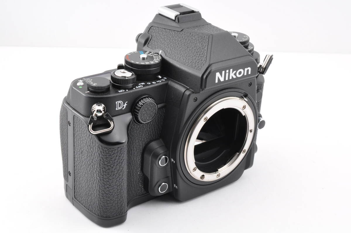Nikon Df 黒 ブラック シャッター数4611僅か1% 元箱付 #FG16 Nikon Df 黒 ブラック シャッター数4611僅か1% 元箱付 #FG16