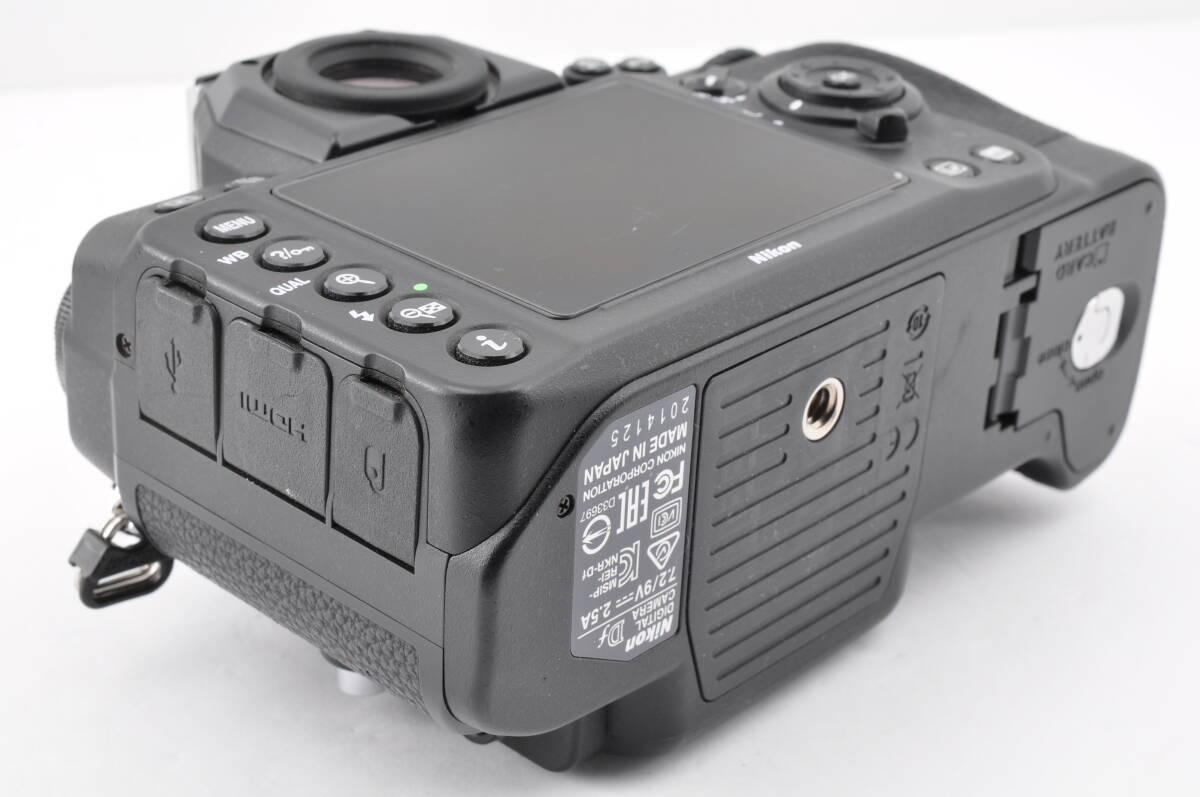 Nikon Df 黒 ブラック シャッター数4611僅か1% 元箱付 #FG16 Nikon Df 黒 ブラック シャッター数4611僅か1% 元箱付 #FG16