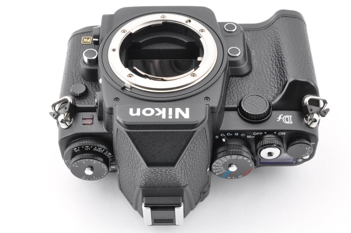 Nikon Df 黒 ブラック シャッター数4611僅か1% 元箱付 #FG16 Nikon Df 黒 ブラック シャッター数4611僅か1% 元箱付 #FG16