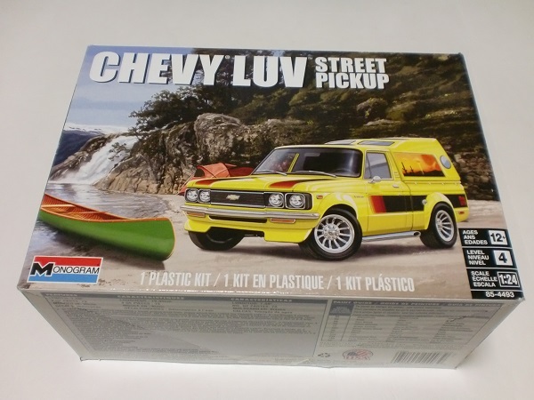 アメリカレベル 1/24 シェビー シボレー ストリート ピックアップ トラック Chevy LUV Street Pickup Truck Revell 85-4493