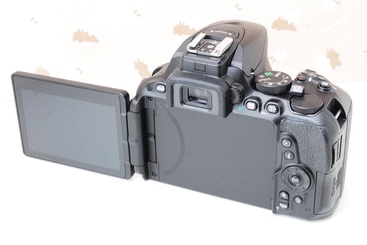 ニコン デジタル一眼 Nikon D5500 レンズキット レッド 中古 ニコン デジタル一眼 Nikon D5500 レンズキット レッド 中古