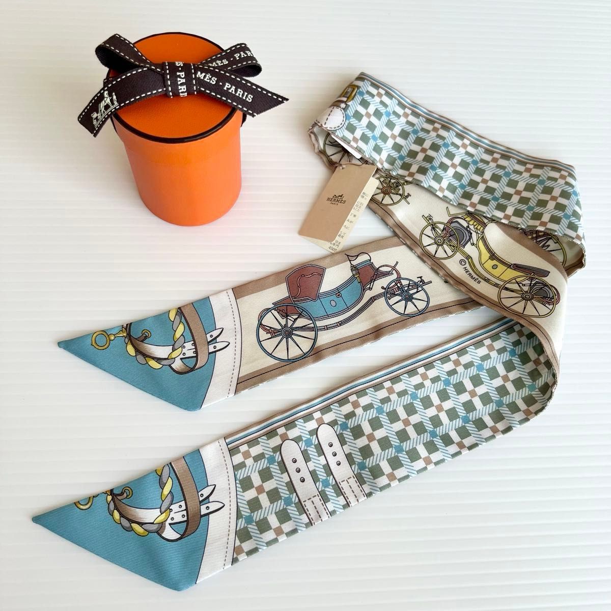 新品 未使用 タグ付き HERMES エルメス ツイリー 馬車の変遷 新品 未使用 タグ付き HERMES エルメス ツイリー 馬車の変遷