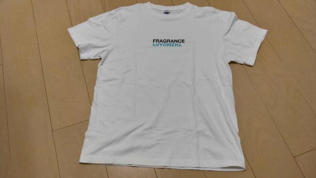 retaw x FRAGMENT Design Tシャツ 白 Lサイズ 藤原ヒロシ フラグメントデザイン リトゥ　FRAGRANCE ホワイト　コラボ　半袖 香水_画像2