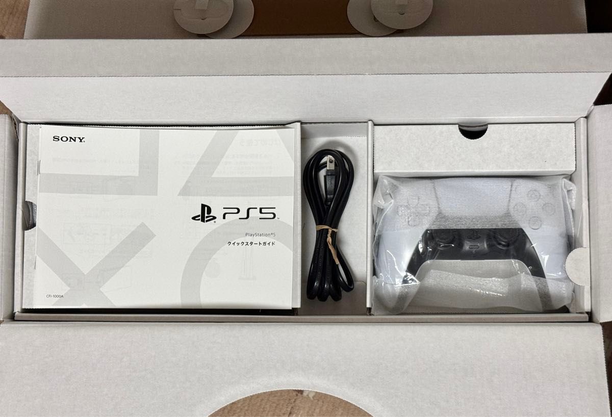 美品・初期化済】PS5 CFI-1000A01 ディスクドライブ搭載モデル 美品・初期化済】PS5 CFI-1000A01 ディスクドライブ搭載モデル