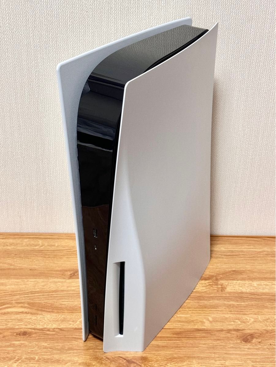 美品・初期化済】PS5 CFI-1000A01 ディスクドライブ搭載モデル 美品・初期化済】PS5 CFI-1000A01 ディスクドライブ搭載モデル