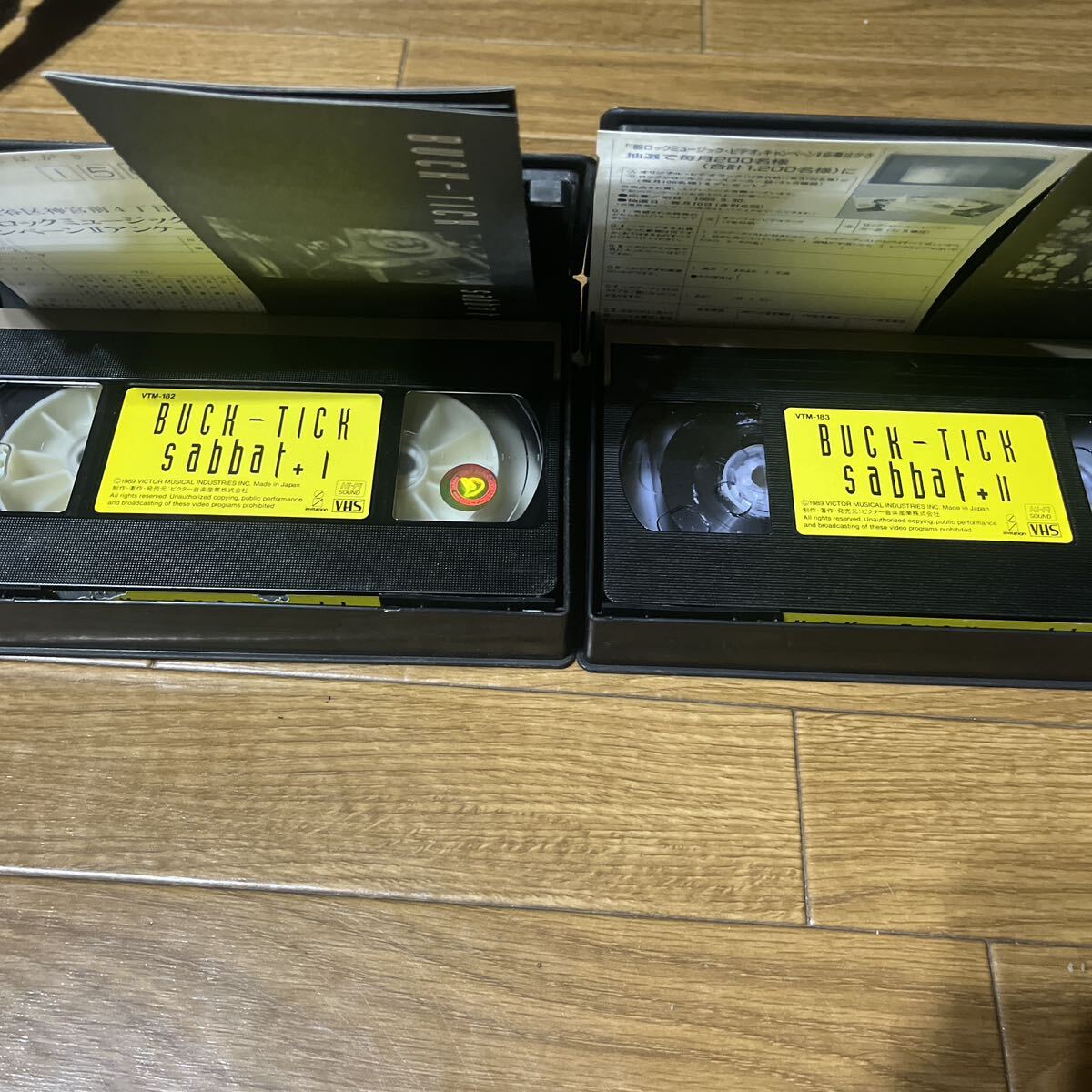 BUCK-TICKVHS8本セットビデオ櫻井敦司バクチクレア(BUCK-TICK)｜売買されたオークション情報、yahooの商品情報をアーカイブ公開  - オークファン 音楽