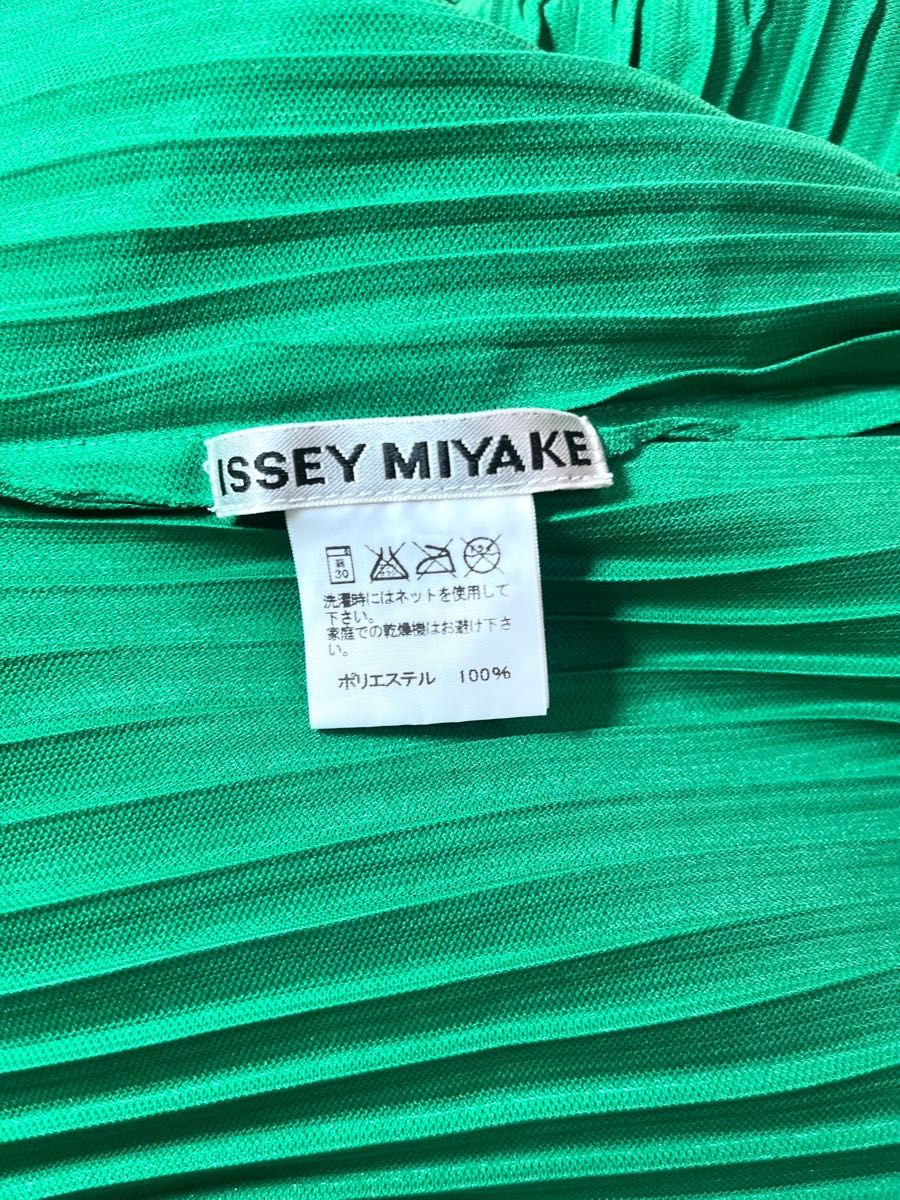 未使用 ISSEY MIYAKE イッセイミヤケ プリーツプリーズ 未使用 ISSEY MIYAKE イッセイミヤケ プリーツプリーズ