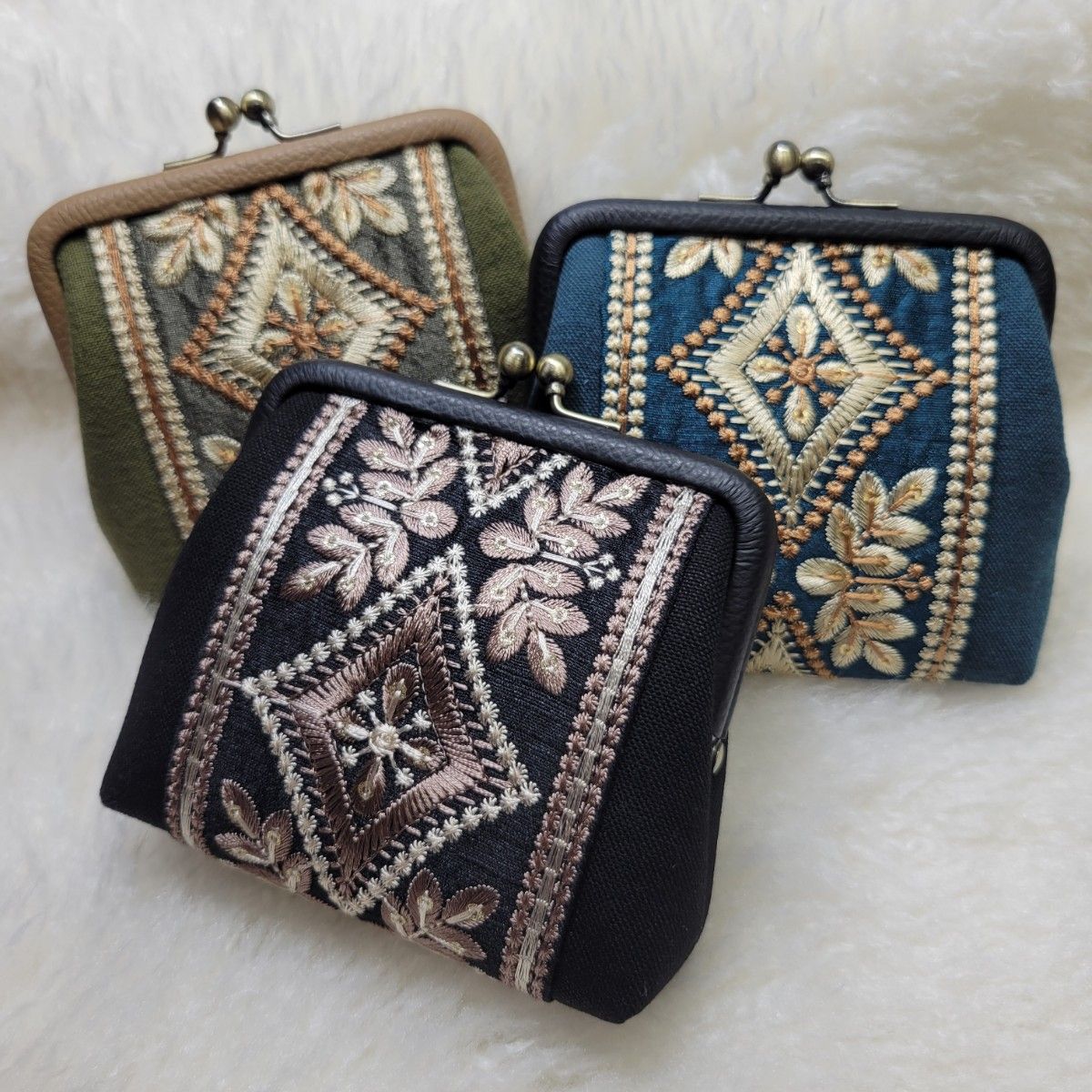 ハンドメイド インド刺繍リボン がま口 がま口ポーチ がま口財布 ハンドメイド インド刺繍リボン がま口 がま口ポーチ がま口財布