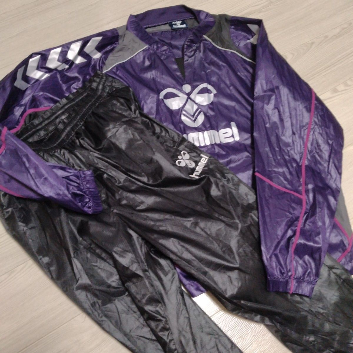最も ヒュンメル hummel 上下 光沢艶ピステ ナイロン 超軽量生地 ウインドブレーカー