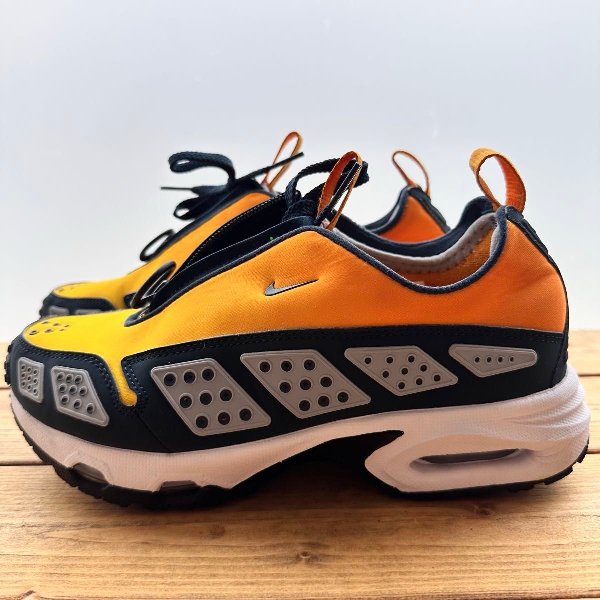 室内着用2回】Nike WMNS Air Max SNDR 23cm エアマックス 室内着用2回】Nike WMNS Air Max SNDR 23cm エアマックス