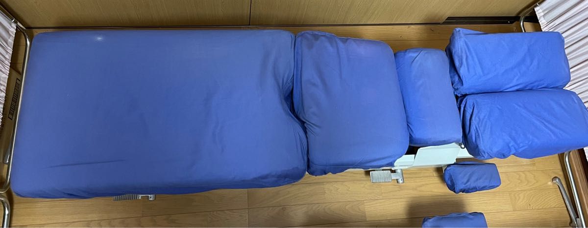 最終値下中【近日処分】カイロプラティック用ベッド岩崎製作所 最終値下中【近日処分】カイロプラティック用ベッド岩崎製作所