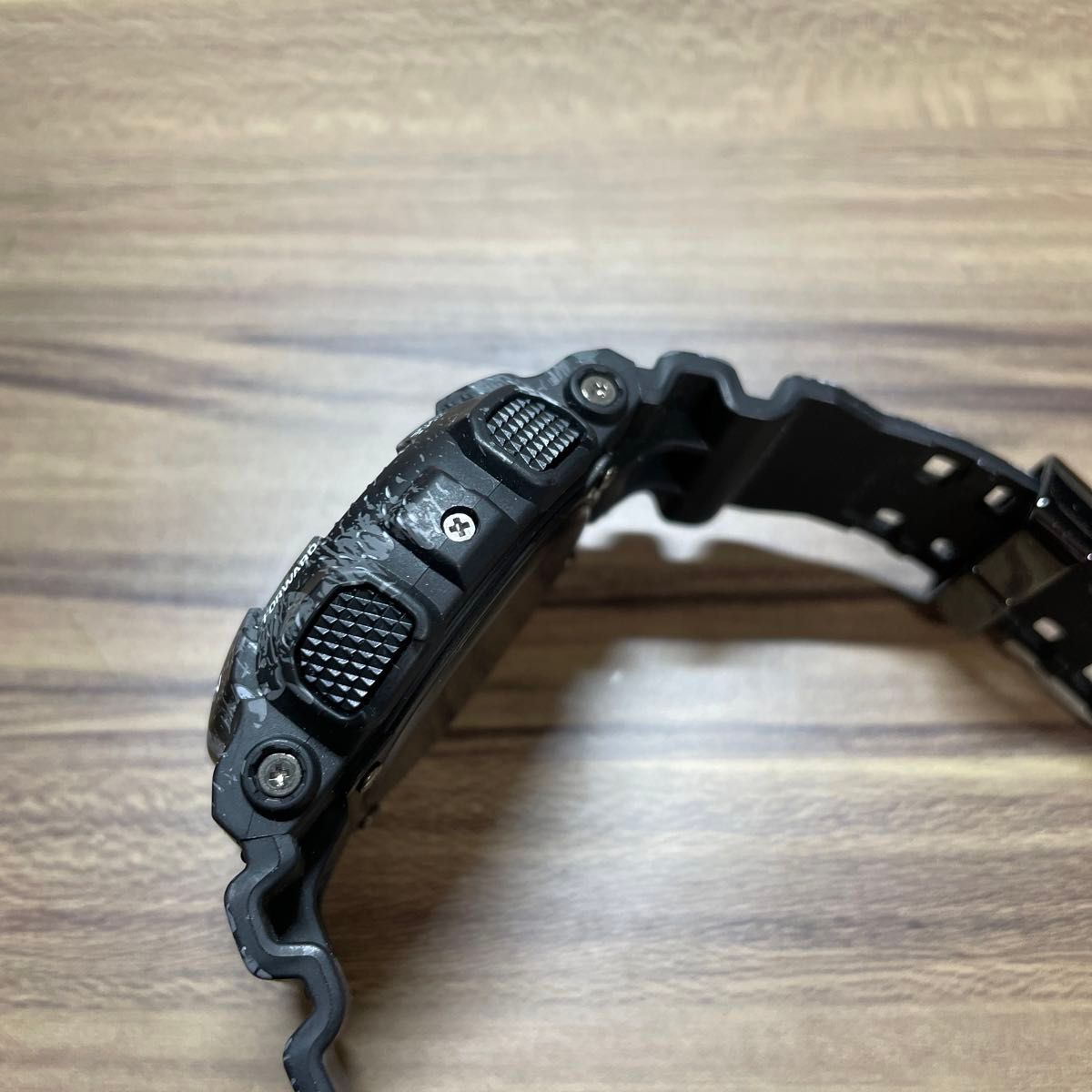 G-Shock Gショック 腕時計 GR-100 コラボ Marcelo Burlon G-Shock Gショック 腕時計 GR-100 コラボ Marcelo Burlon