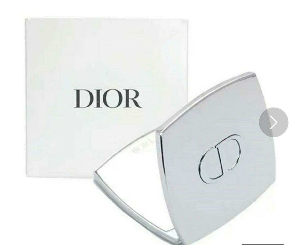 豪華で綺麗 2wayで見やすい≪Dior≫ コンパクトミラー/2way 豪華で綺麗 2wayで見やすい≪Dior≫ コンパクトミラー/2way