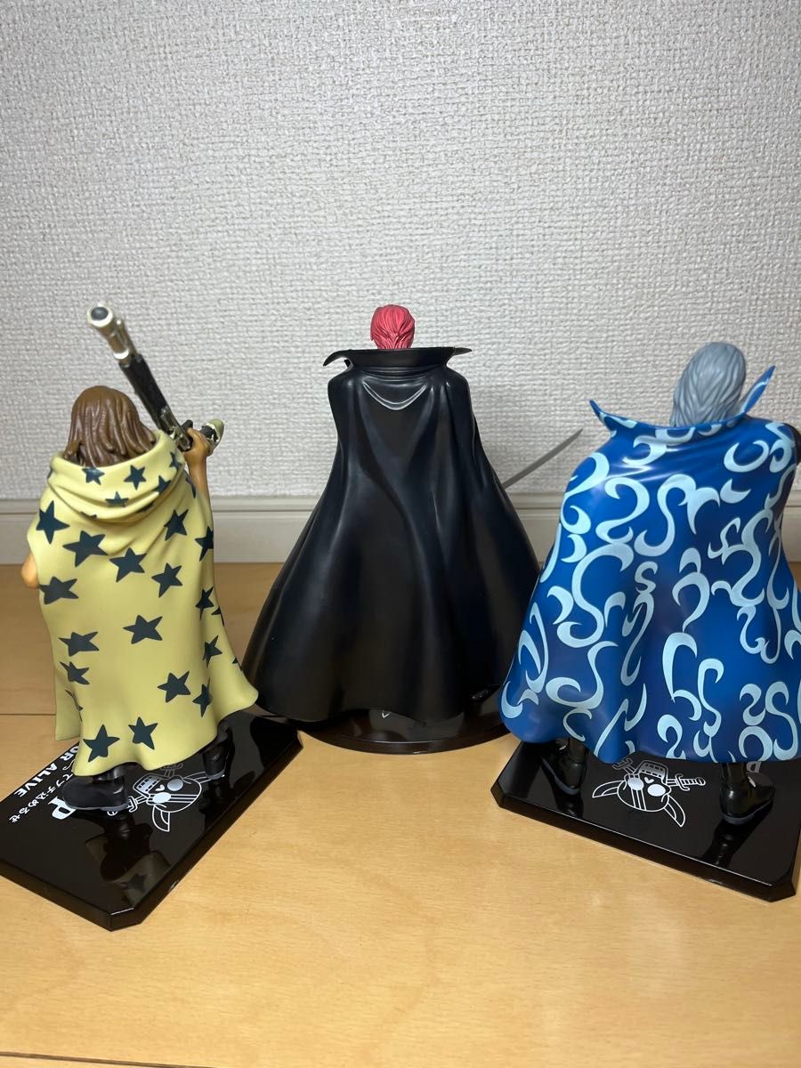 ワンピース フィギュアーツZERO シャンクス ベックマン ヤソップ ワンピース フィギュアーツZERO シャンクス ベックマン ヤソップ