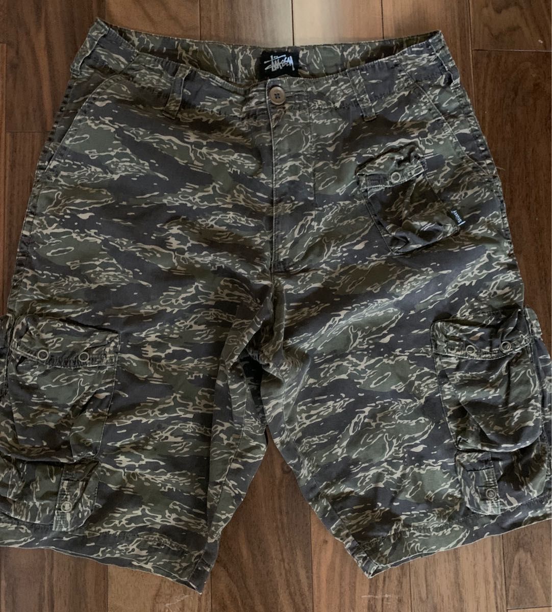 OLD STUSSY タイガーカモ柄 カーゴ ショートパンツ ショーツ OLD STUSSY タイガーカモ柄 カーゴ ショートパンツ ショーツ
