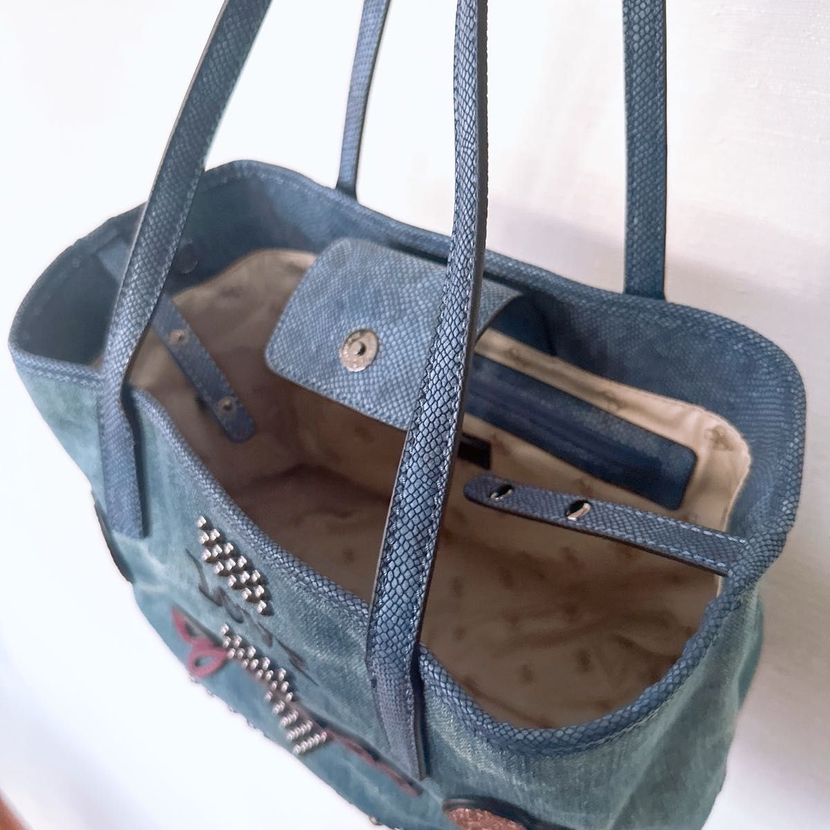 Guess トートバッグ デニム 刺繍 おまけ付き|Yahoo!フリマ(旧 Guess トートバッグ デニム 刺繍 おまけ付き|Yahoo!フリマ(旧